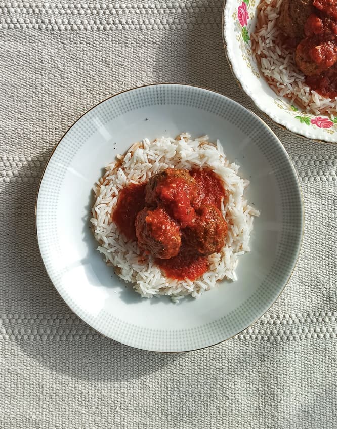 un plato de comida